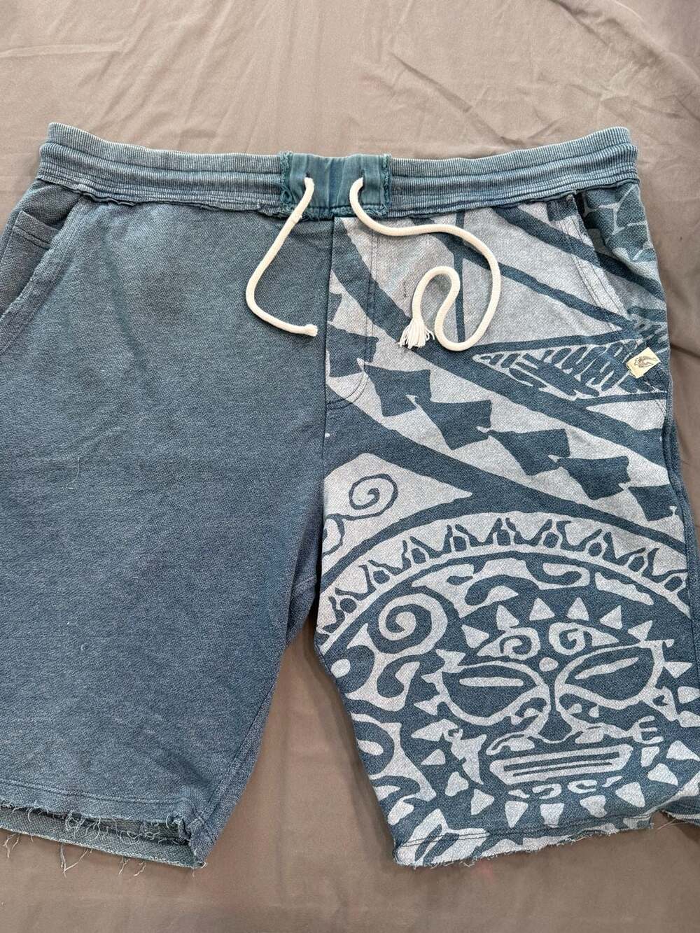 Maui and Sons Tribal Print Sweat Shorts XXL Blue Drawstring Raw Hem